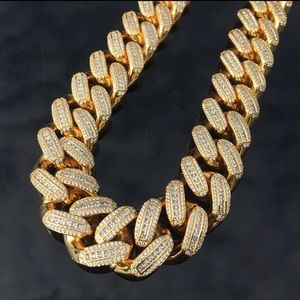 ✨✨Baguette Cuban chain 18 inch 18k Gold ✨✨